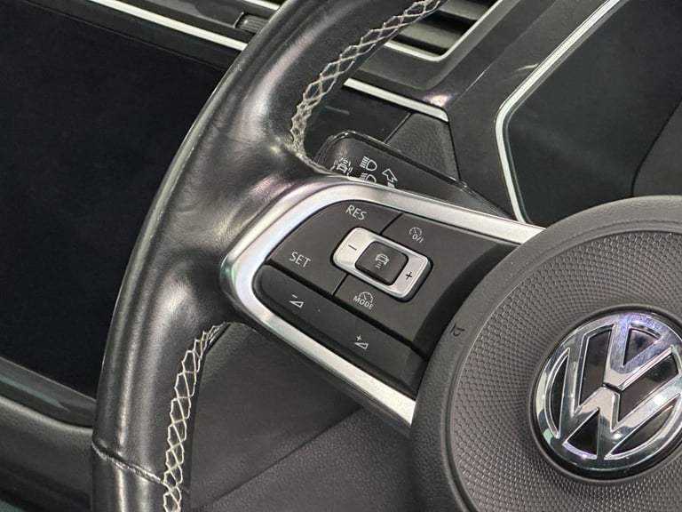 2018 Volkswagen Tiguan 2.0 TDI R-Line SUV 5dr Diesel DSG Euro 6 (s/s) (150 ps) ESTATE Diesel Auto...
