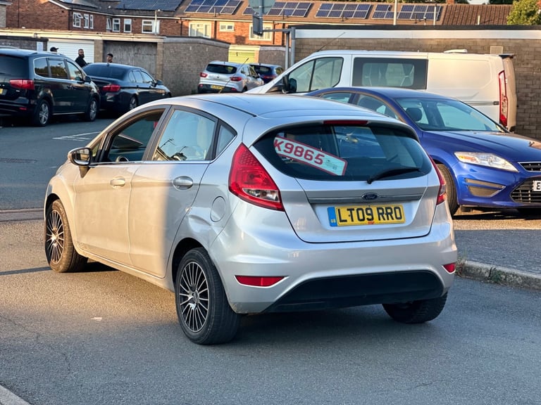 2009 Ford Fiesta 1.4 Zetec 5dr HATCHBACK Petrol Manual