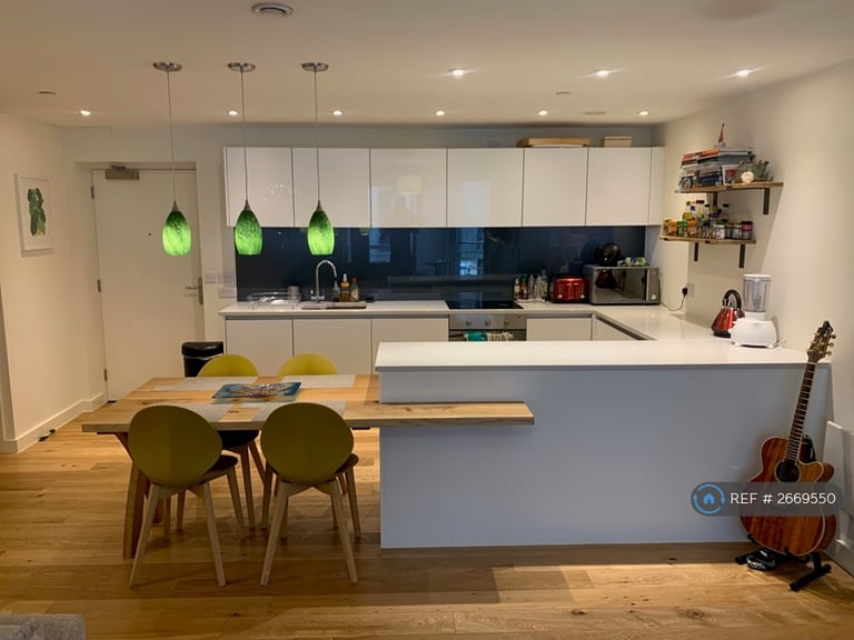 2 bedroom flat in Munday Street, Manchester, M4 (2 bed) (#2669550)
