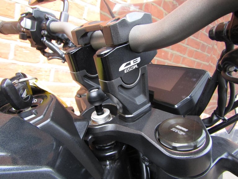 HONDA CB 650 R FANTASTIC CONDITION , FULL HONDA HISTORY, GB RACING COVERS, 2021