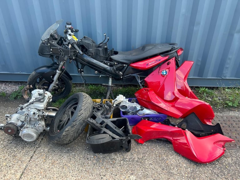 BMW F 800 ST - 2006 - PROJECT BIKE - NON RUNNER - SPARES OR REPAIRS 