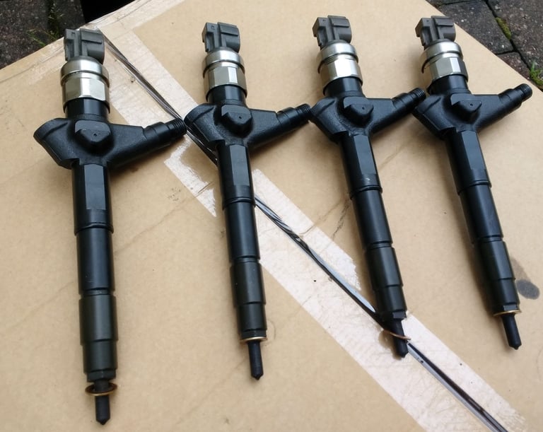 NISSAN X TRAIL CYL HEAD + 4 x INJECTORS 2.2 dci TURBO DIESEL PARTS SPARES