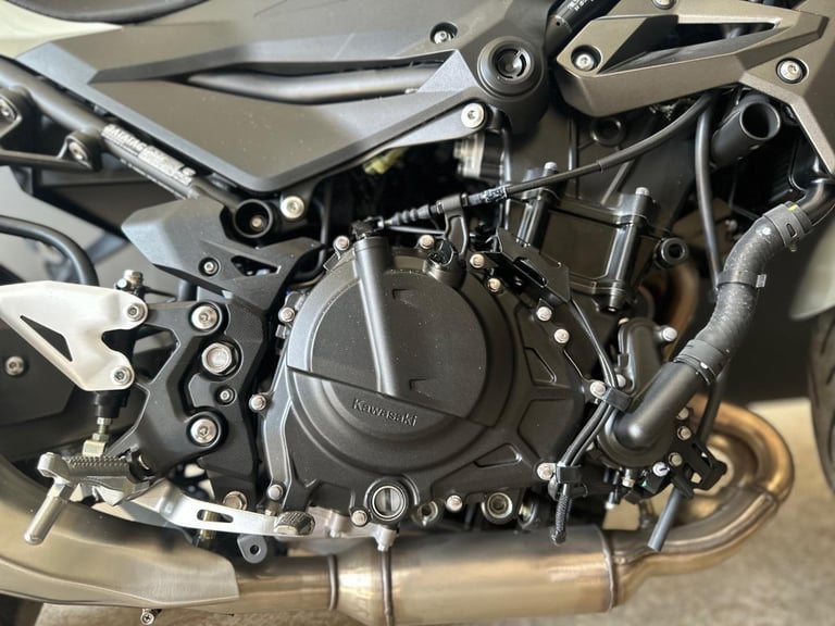 STUNNING ONE OWNER 2024/24 KAWASAKI Z400 MOTORCYCLE 