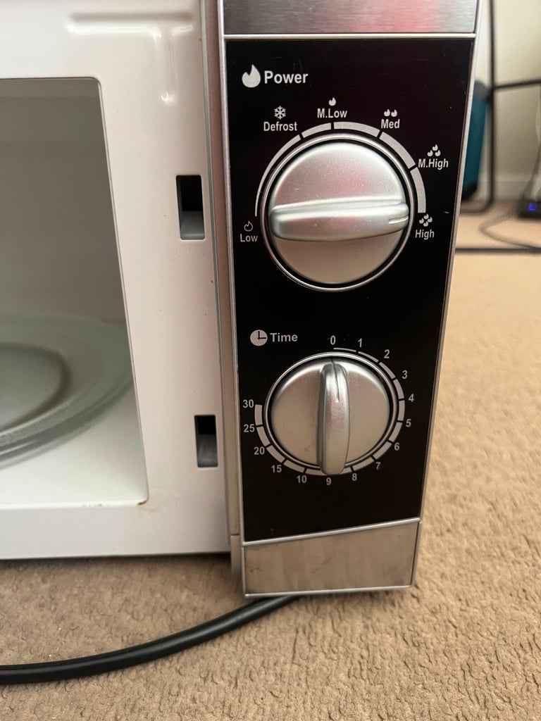 morphy richards 800w standard microwave mm82