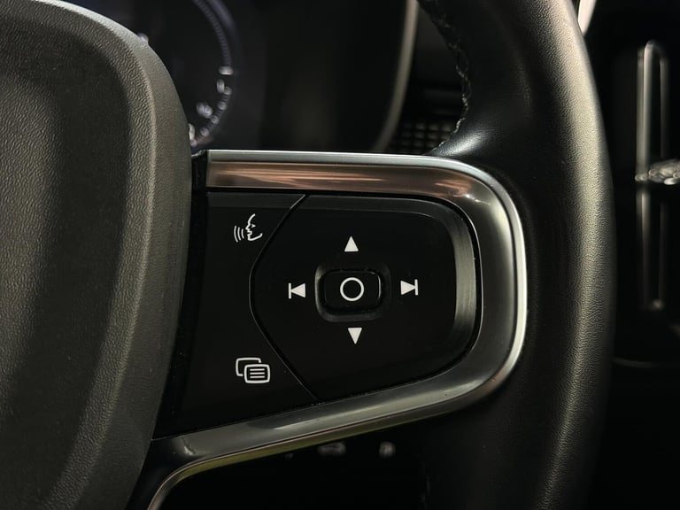  Volvo XC40 1.5h T4 Recharge 10.7kWh R-Design Auto Euro 6 (s/s) 5dr Petrol/Electric Hybrid Automatic
