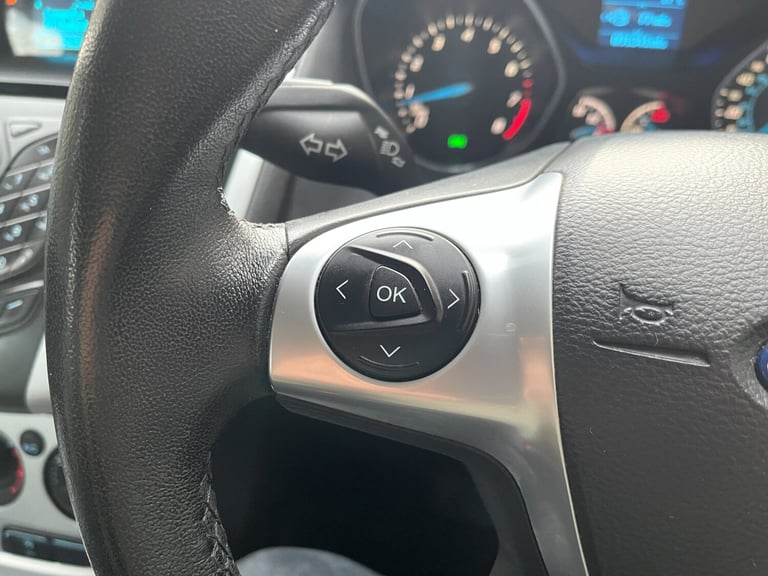 2014 Ford Focus 1.0 125 EcoBoost Zetec 5dr HATCHBACK Petrol Manual
