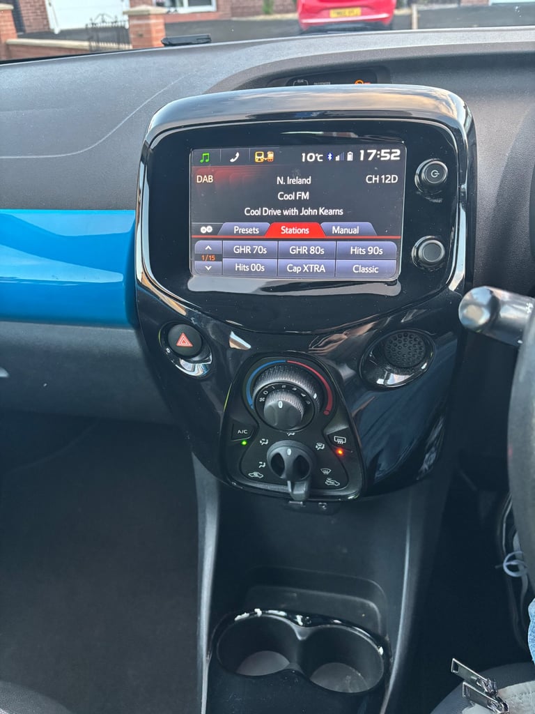 Toyota, AYGO, Hatchback, 2016, Manual, 998 (cc), 5 doors