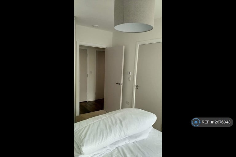 2 bedroom flat in Rosenburg Road, London, W3 (2 bed) (#2676343)