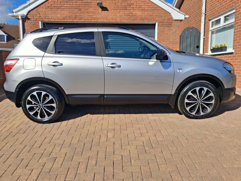 **SPACIOUS FAMILY CAR**NISSAN QASHQAI 1.6 360 VISION**5DR HATCH**SUV**