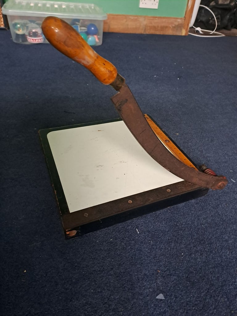Vintage Guillotine 