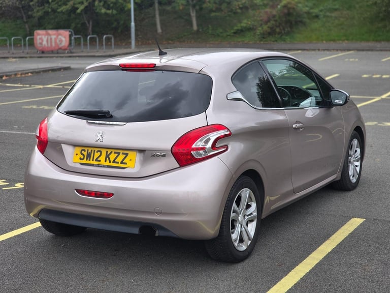 2012 Peugeot 208 1.4 VTi Allure Euro 5 3dr HATCHBACK Petrol Manual