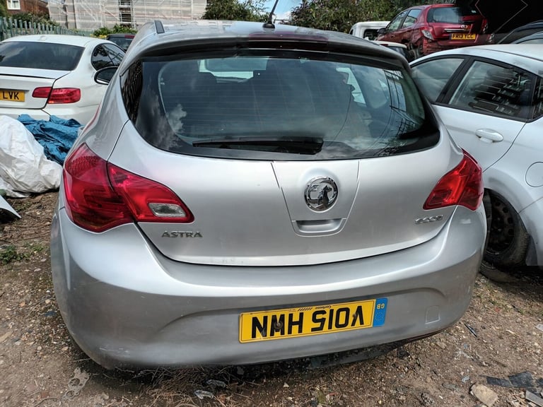 2015, Vauxhall, ASTRA, Manual, 1.6L, white, Silver, ULEZ Free  Compliant