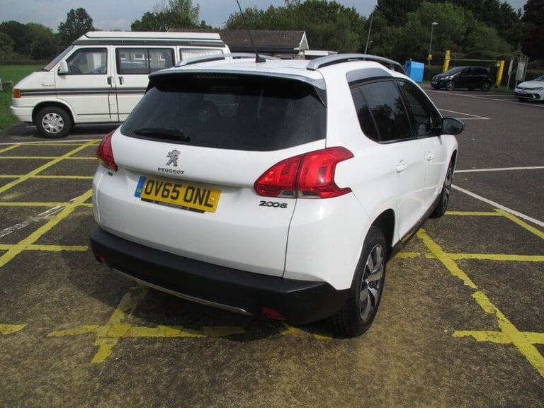 Peugeot 2008 BLUE HDI ALLURE