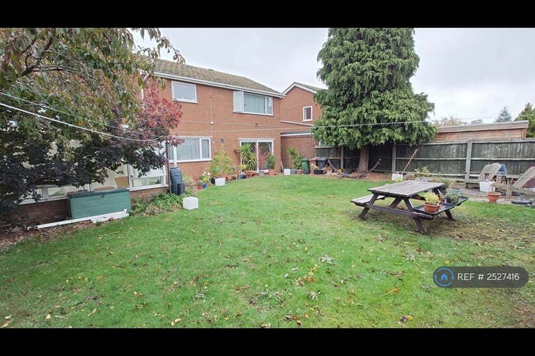 4 bedroom house in Bradwell Road, Peterborough, PE3 (4 bed) (#2527416)