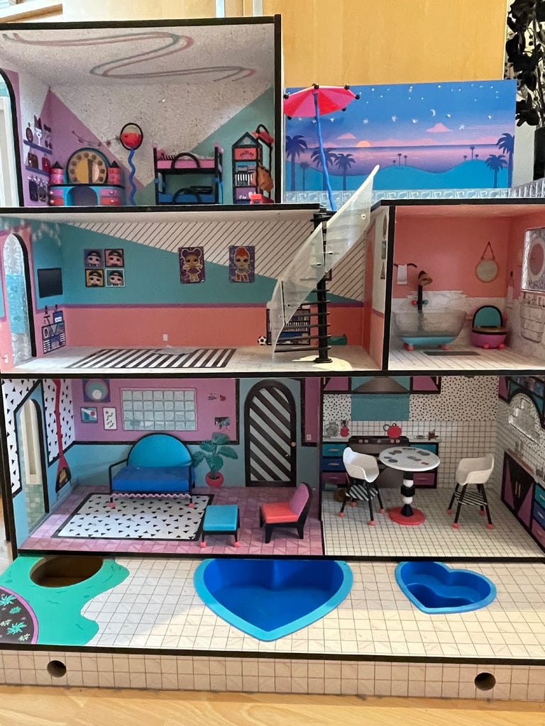 LOL dolls and doll houses