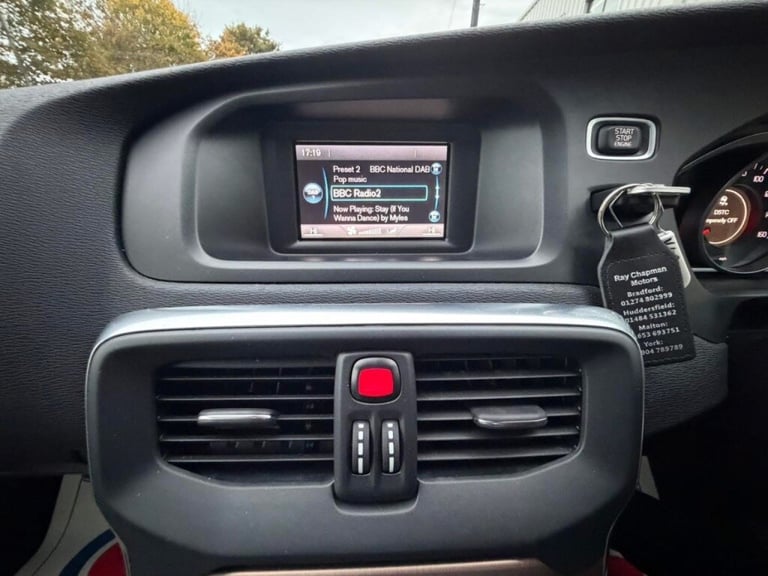  Volvo V40 D2 Cross Country Lux 5dr Powershift Diesel