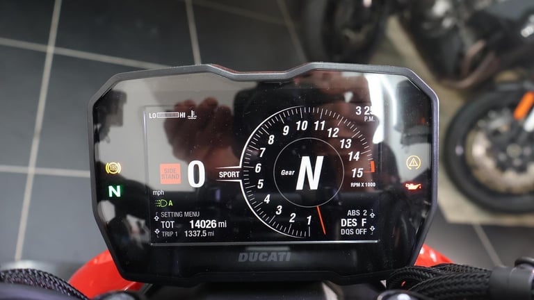 DUCATI STREETFIGHTER V4 S - 2020 - 14100 MILES