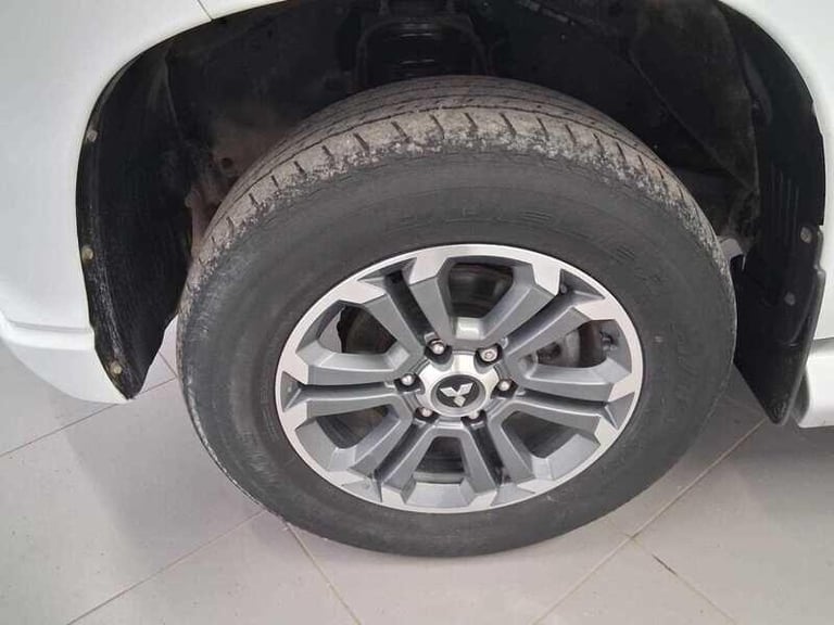 2021 Mitsubishi L200 2.2 DI-D DC Barbarian Pickup Double Cab 4dr Diesel Manual 4WD Euro 6 (s/s) P...