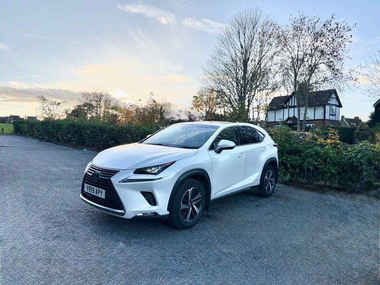 Lexus NX 300h 2.5 F-Sport Takumi | Pan Roof | HUD | Mark Levinson | 360 Cam | 