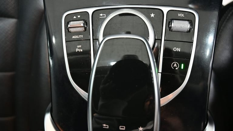 2014 64 MERCEDES-BENZ C-CLASS 2.1 C220 BLUETEC SPORT SALOON 4DR DIESEL G-TRONIC+