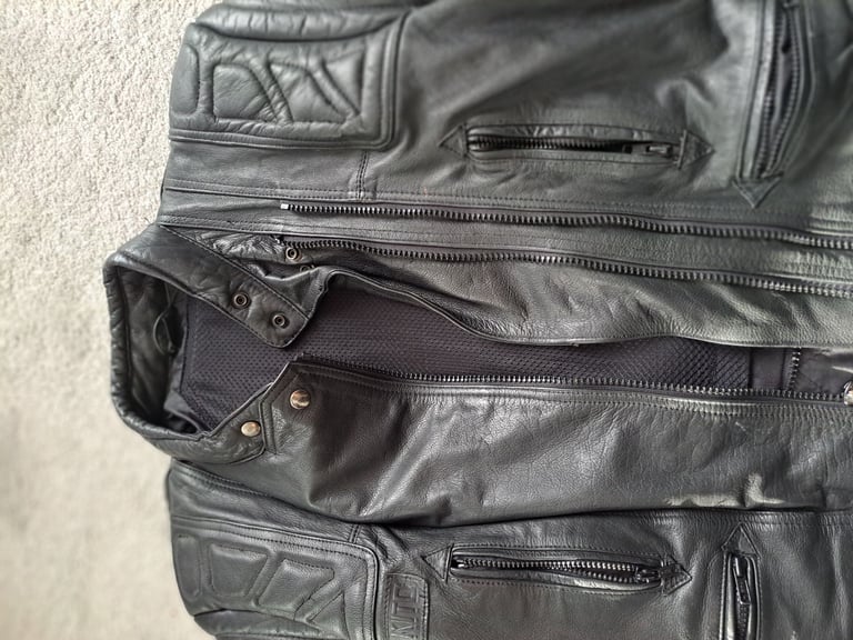 His and Hesr leather jackets and 1 pair trousers in Leather