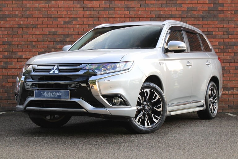 2017 Mitsubishi Outlander 2.0h 12kWh Juro CVT 4WD Euro 6 (s/s) 5dr ESTATE Petrol/Electric Hybrid ...
