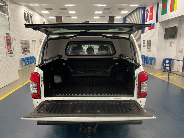 2020 Mitsubishi L200 4LIFE 2.3DI-D 150PS 4X4 DOUBLE CAB PICK UP C/W REAR PRO TOP (EURO 6) PICK UP...