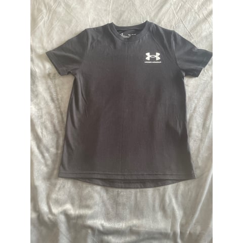 Boys under armour Tshirt, in Coventry, West Midlands