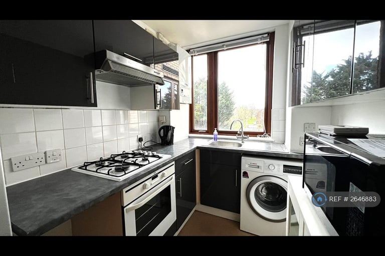2 bedroom flat in Alexandra Avneue, Harrow, HA2 (2 bed) (#2646883)