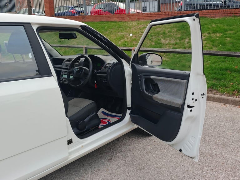 2010 Skoda Fabia 1.2 S Euro 5 5dr HATCHBACK Petrol Manual