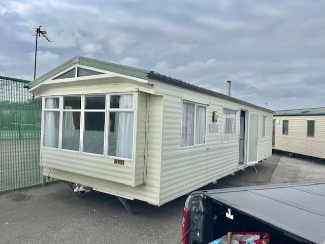image for 2011 WILLERBY BEAUMARIS 33X12X2 OFF SITE SALE SINGLE GLAZED 