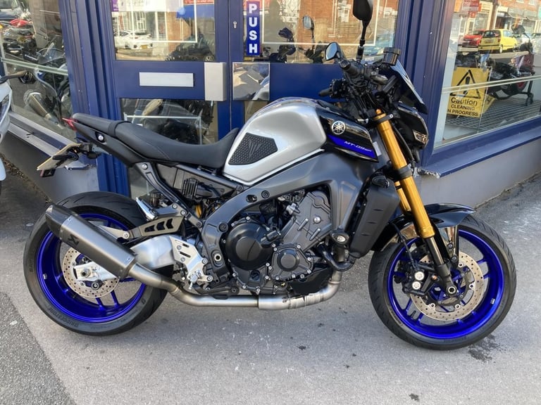YAMAHA MT-09SP 2022 - FSH - AKRAPOVIC - HEATED GRIPS - TAIL TIDY + MORE