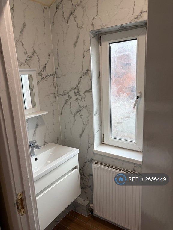 5 bedroom flat in Fenham, Newcastle Upon Tyne, NE4 (5 bed) (#2656449)