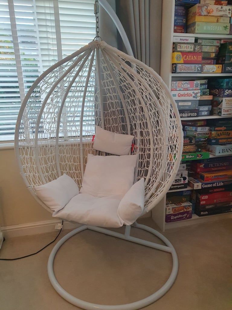 image for Swinging chair for indoors or outdoors 