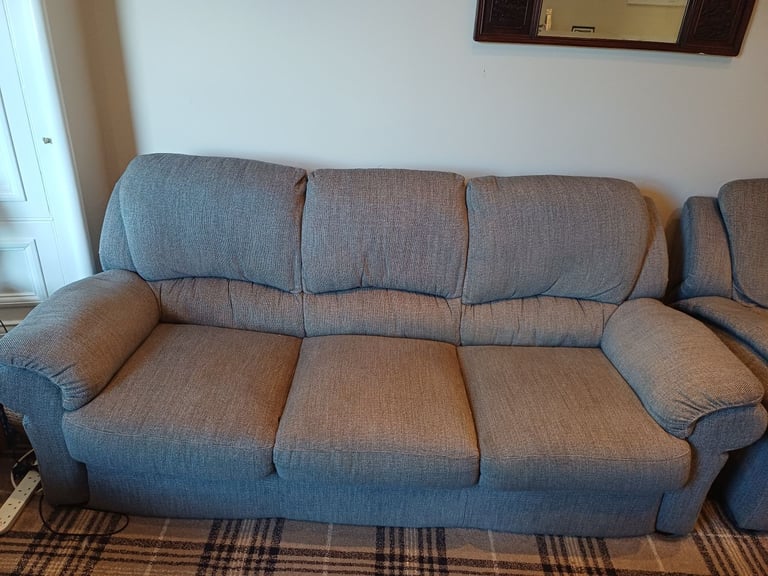 image for 3 seater and 2 chairs 