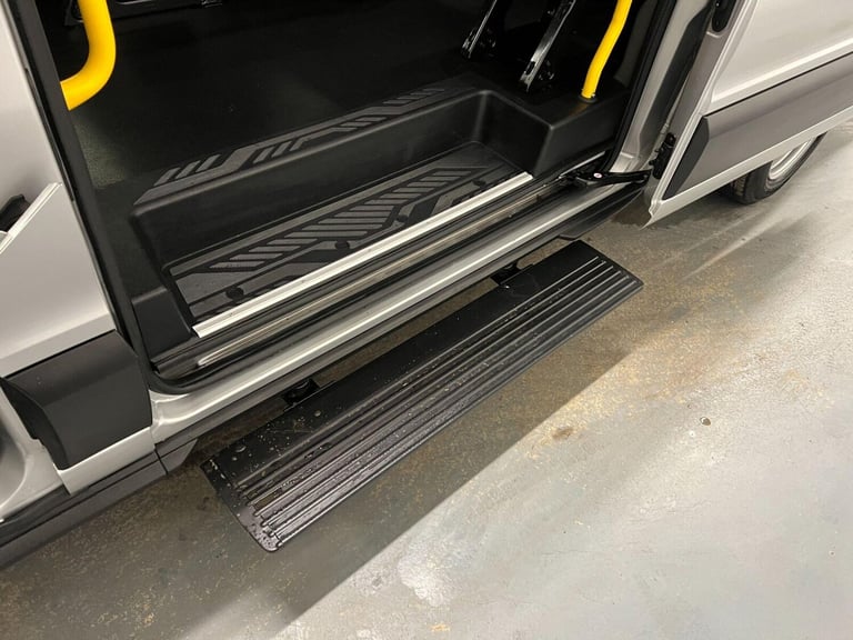 2024 Ford Transit 2.0 460 EcoBlue Trend Auto RWD L4 H3 Euro 6 (s/s) 5dr (17 Seat, DRW) Minibus Di...