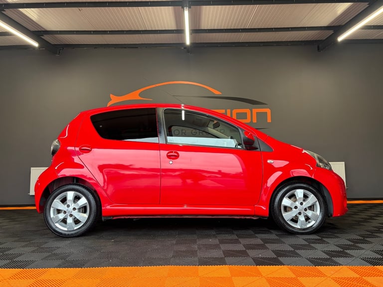 2014 Toyota AYGO 1.0 VVT-i Move with Style 5dr HATCHBACK Petrol Manual