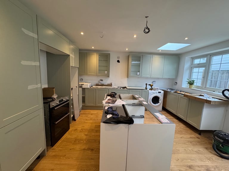 We do Install all compny of kitchens 