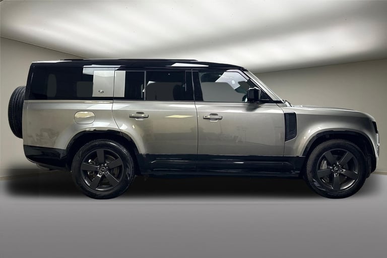  Land Rover Defender 130 3.0 D300 MHEV X-Dynamic SE SUV 5dr Diesel Auto 4WD Euro 6 (s/s) (300 ps)...