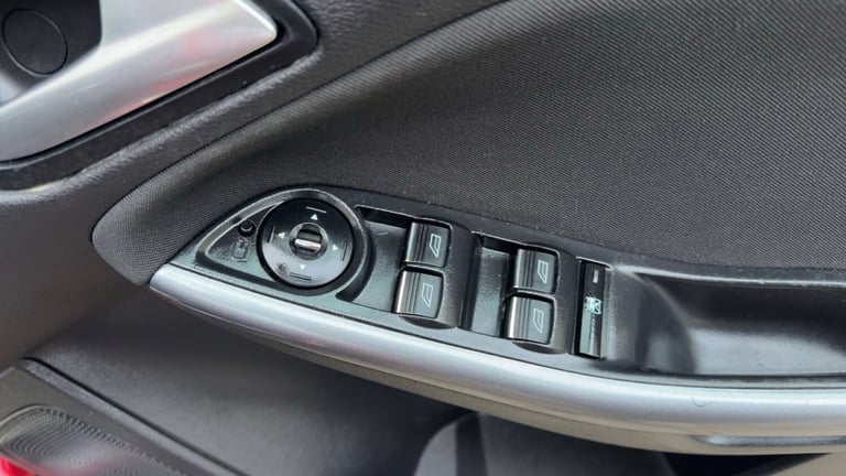 2012 Ford Focus 1.0 125 EcoBoost Titanium 5dr HATCHBACK Petrol Manual