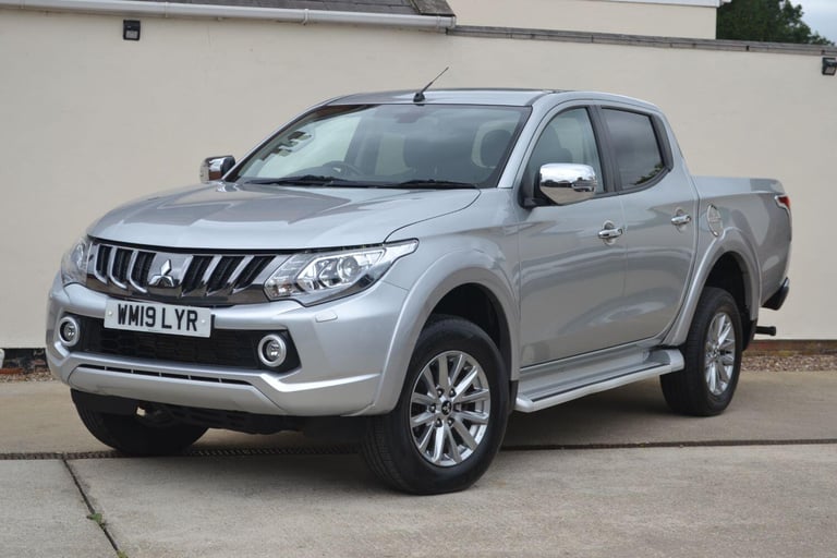 MITSUBISHI L200 2.4 DI-D DC Barbarian Silver Auto Diesel 2019