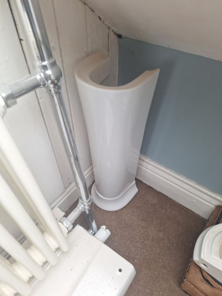 image for Bathroom set. Selling separately or as a suite
