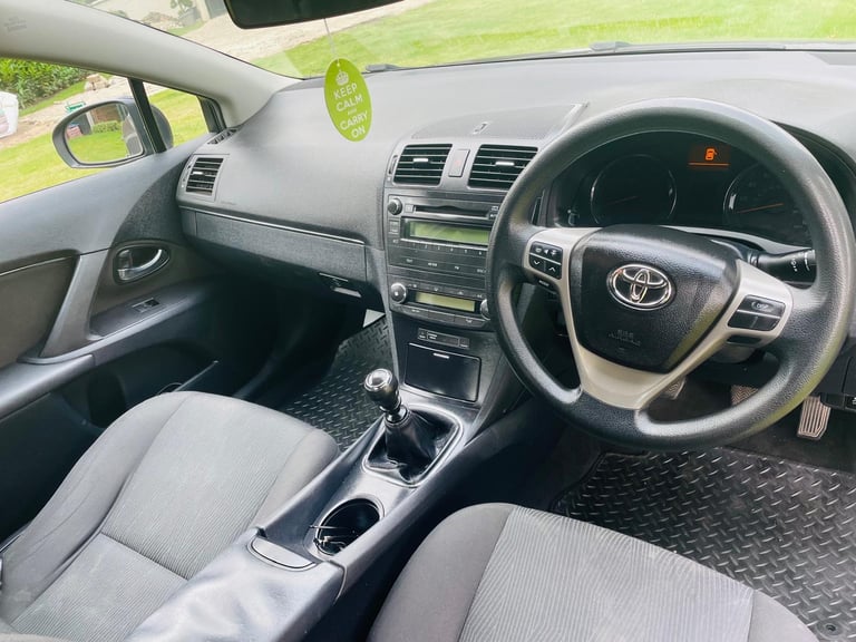 Toyota, AVENSIS, Saloon, 2011, Manual, 1598 (cc), 4 doors
