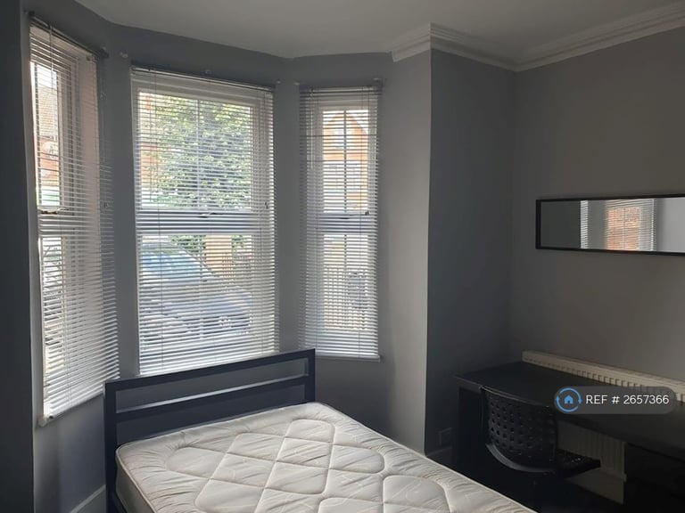 10 bedroom house in Erleigh Road, Reading, RG1 (10 bed) (#2657366)