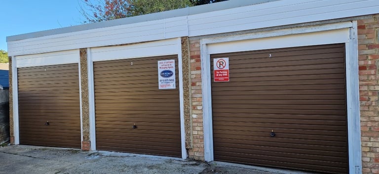 Garages to rent: Brunswick Park Road, New Southgate, London N11 1JJ - NEW ROOFS & DOORS  