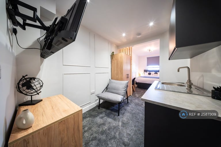 1 bedroom in Chichester Road, Portsmouth, PO2 (#2587309)
