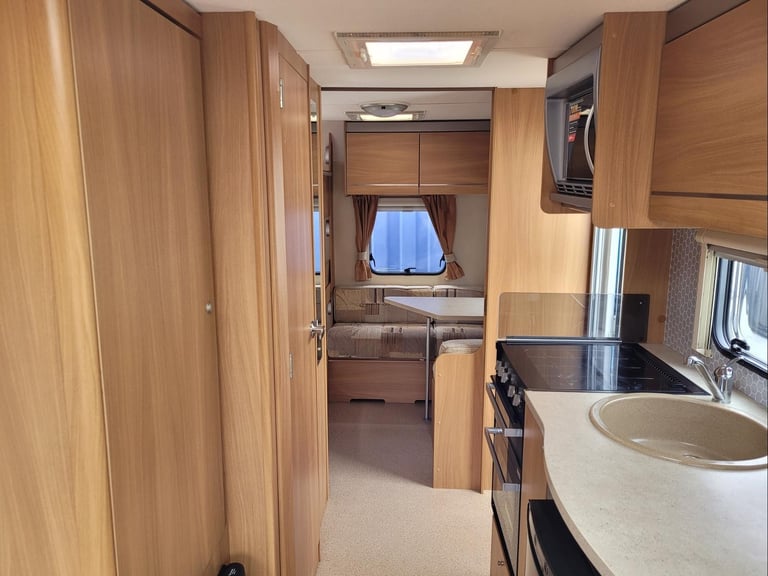 Sprite Major 6 2011 Single Axle 6 Berth - Lightweight, Triple Bunks, Motor Mover