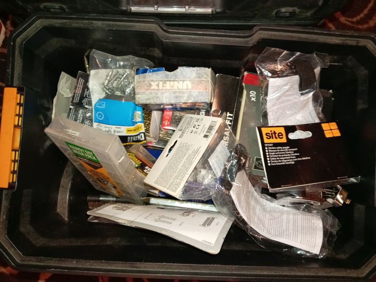 16 piece dewalt power tool set like new 