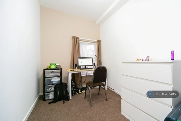 6 bedroom house in Garmoyle Road, Liverpool, L15 (6 bed) (#2672818)