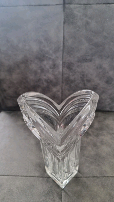 Mikasa Crystal Tulip Vase V Shape 
